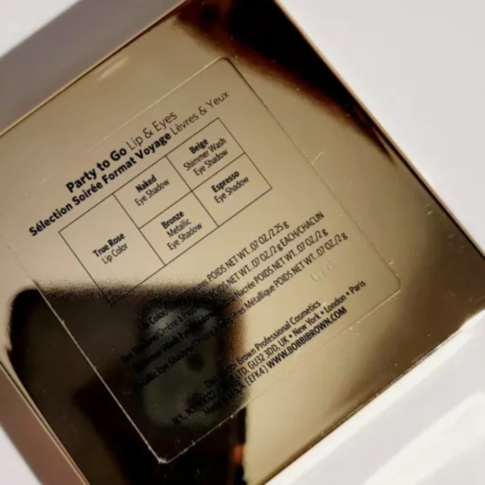 SOLD....! BOBBI BROWN Limited Edition Lipstick and Eye Shadow Kit in PARTY TO GO - Picture 3 of 6